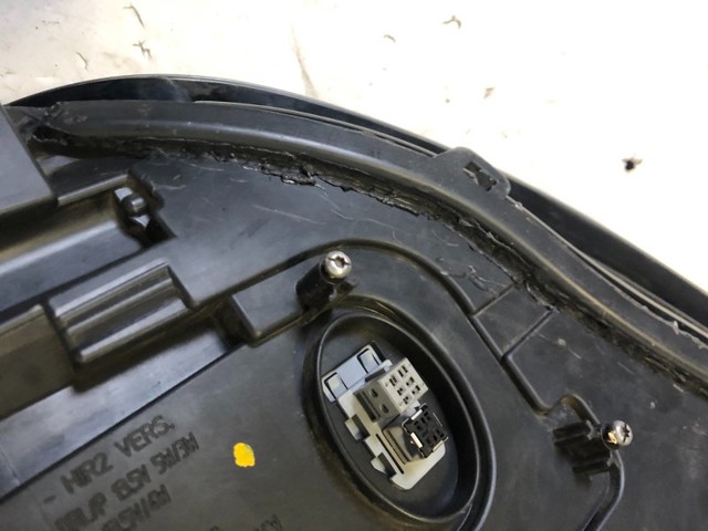 Фара передня права Land Rover LR090463 ціна, від 886.86 USD