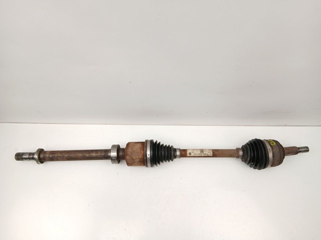 Піввісь передня, права Renault (RVI) 391009795R ціна, від 540.14 USD