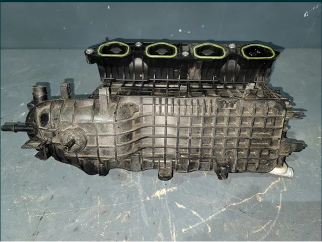 04E129709L VAG Колектор впускний