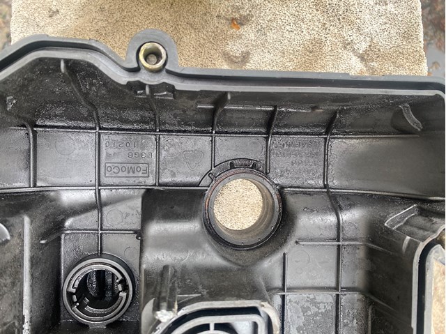 L3G610210A Mazda кришка клапанна