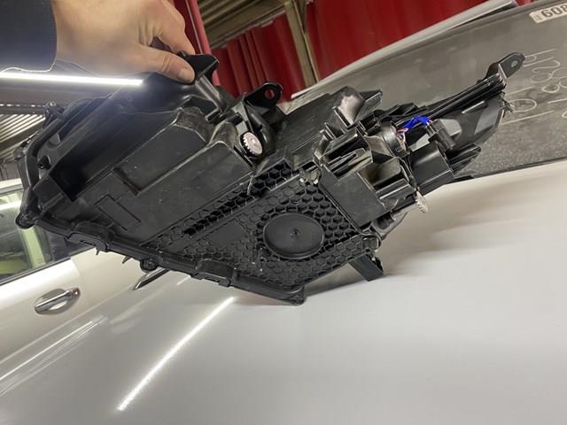 Купити 8114078190 Toyota Фара передня права