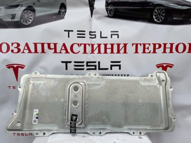 113555800C Tesla 