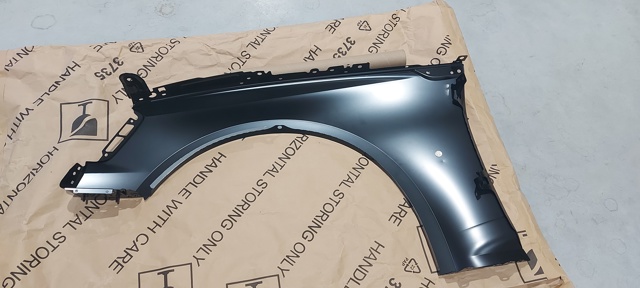 Купити 8W6821106A VAG Крила