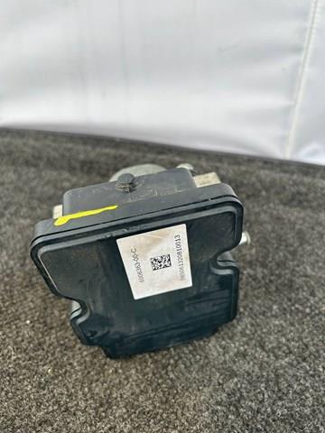 600636300D Tesla Блок управління АБС (ABS)