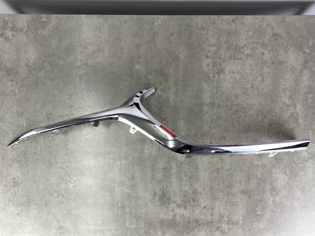BELG50051R Mazda Молдинг решітки радіатора, правий