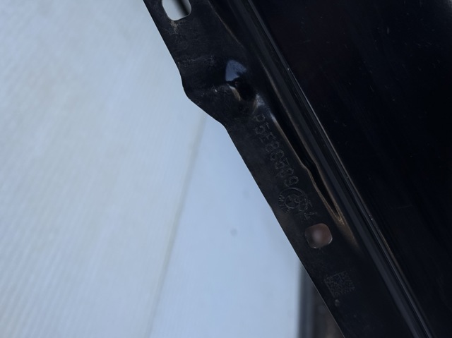 Переднє праве крило BMW 41008083536