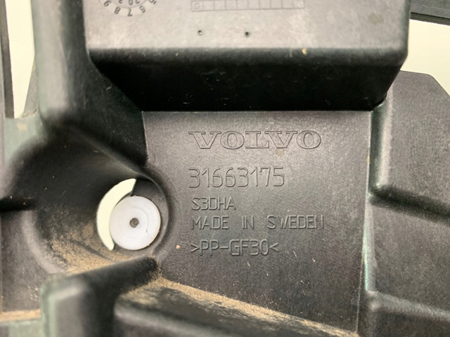 Кронштейн бампера заднього, лівий Volvo 31663175