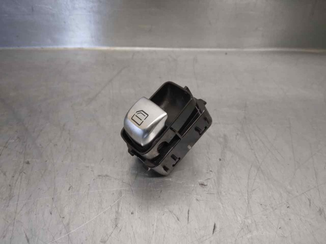 Кнопки переднього правого склопід'ємника Mercedes A2229051904