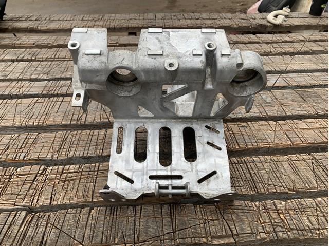 Кронштейн компресора кондиціонера Tesla 150069600B ціна, від 12.67 USD