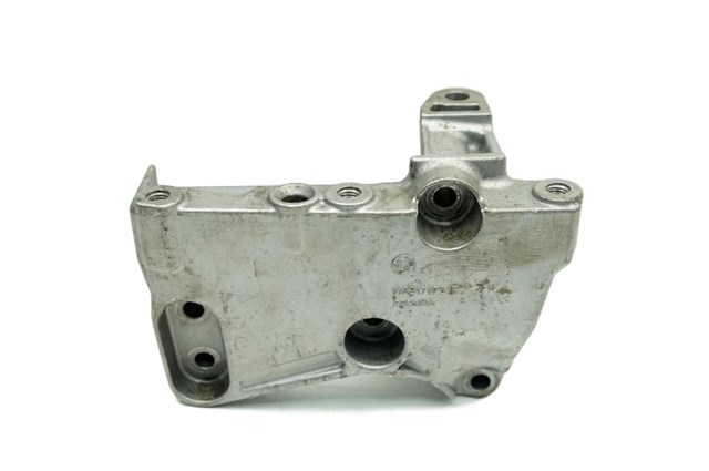 Кронштейн подушки (опори) двигуна, правої 112317173R Nissan/Infiniti