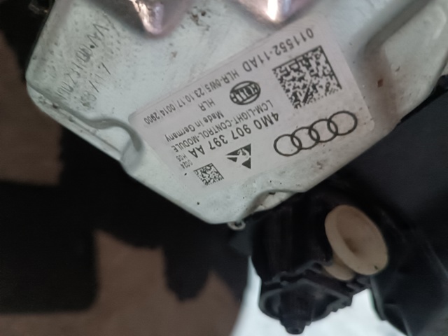4M0941006B VAG Фара правая