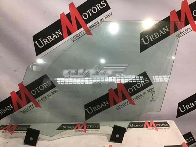 Купити LR043947 Land Rover Скло та ущільнювачі скла вітрового правого/лівого