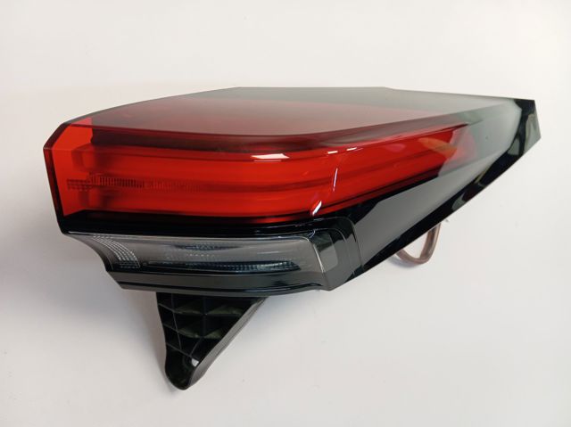 Купити 81551F4200 Toyota 