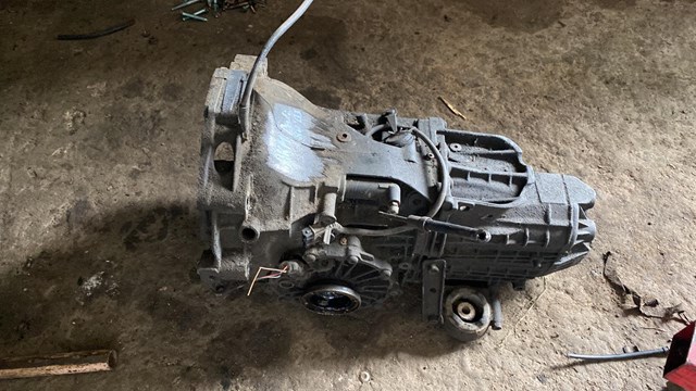 КПП в зборі Audi 80 B2