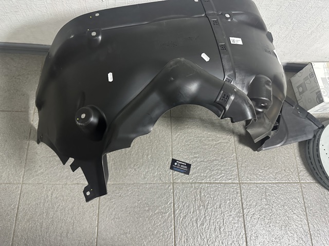 Підкрилок переднього крила, лівий Mercedes A4638842700 ціна, від 94.27 USD