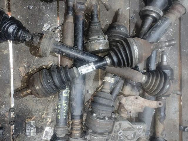Піввісь передня ліва General Motors 13214836