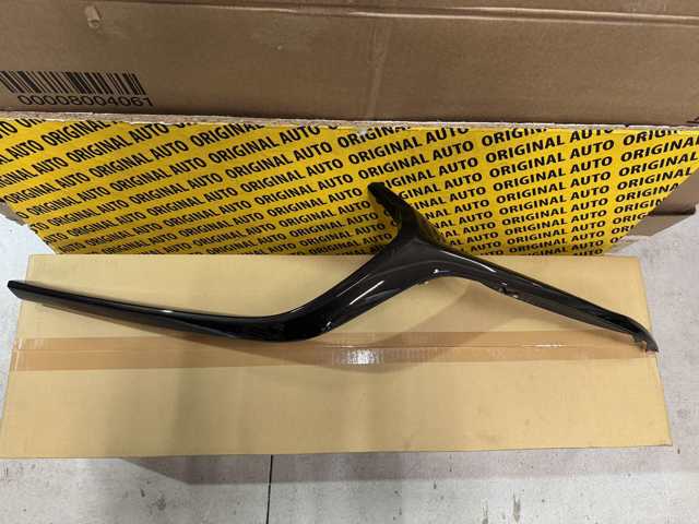 BCKN50770C Mazda Молдинг решітки радіатора, лівий