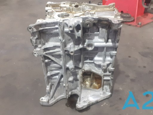 Купити PE0410300A Mazda Блок циліндрів