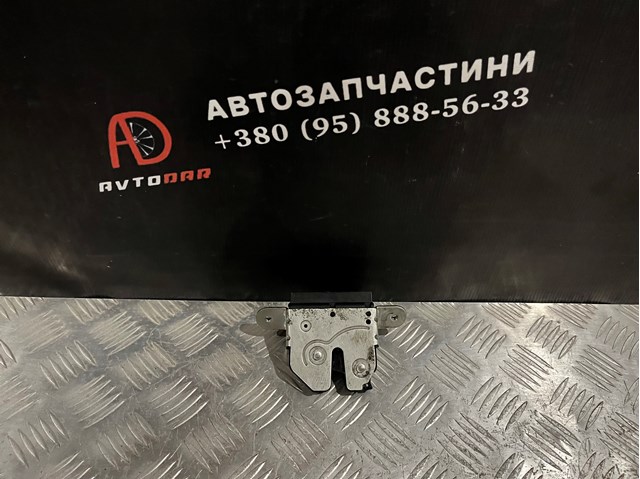 Замок кришки багажника General Motors 55701971