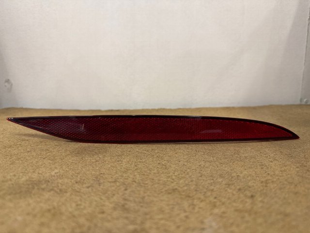 ZTS1403R Signeda Правий катафот бампера