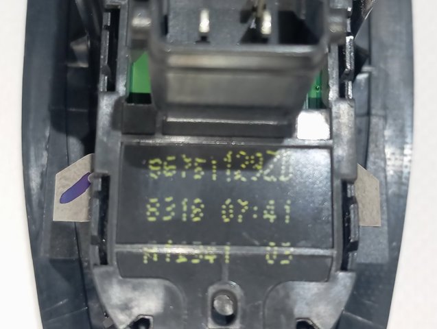 Купити 96751129ZD Peugeot/Citroen Кнопковий блок керування склопідіймачами передній лівий
