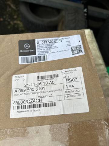 Радіатор основний Mercedes A0995005101 ціна, від 276.94 USD