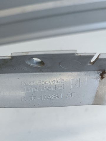  Land Rover LR035104