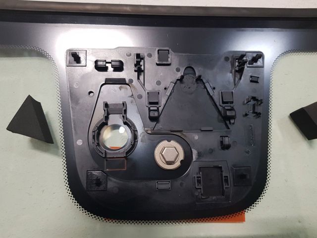Автоскло Sekurit AB70654D ціна, від 342.56 USD