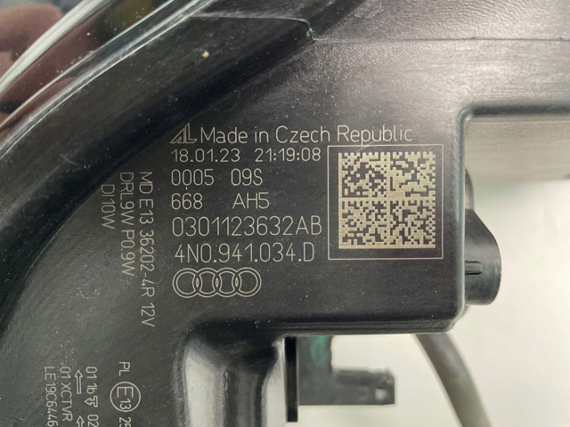 Фара права 4N0941034 VAG