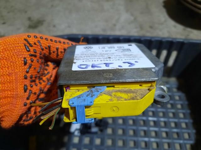 Модуль-процесор керування подушки безпеки VAG 1J0909603 ціна, від 12.67 USD