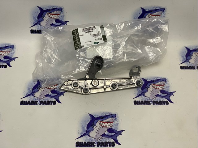 Купити LR091700 Land Rover 