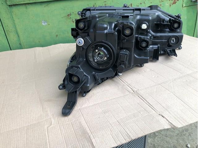 Фара передня права Toyota 811300DP30