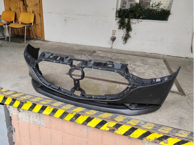 Бампер передній Mazda BCKA50031EBB