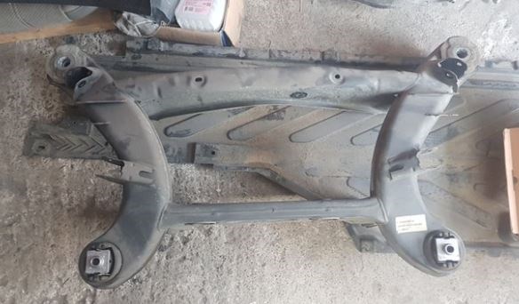  Mercedes A2043520706 ціна, від 146.30 USD