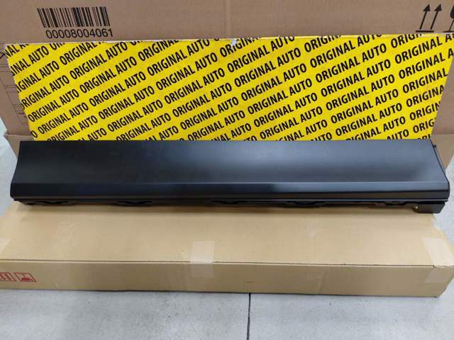 Купити KMV651RA0C Mazda Молдинг передньої правої двері