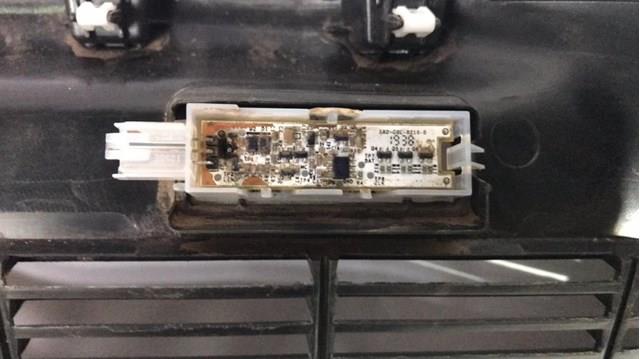 Купити LJ6Z7831012AA Ford Облицювання багажного відсіку, праве