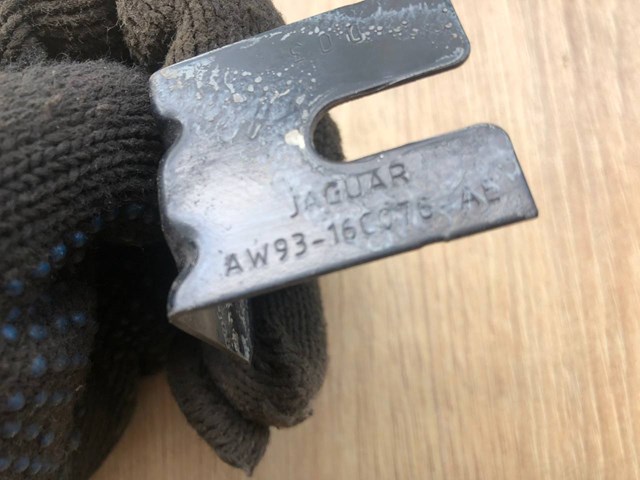AW9316C076AE Land Rover 
