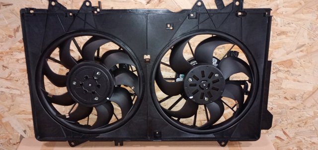PX3515025A Mazda дифузор радіатора охолодження, в зборі з двигуном