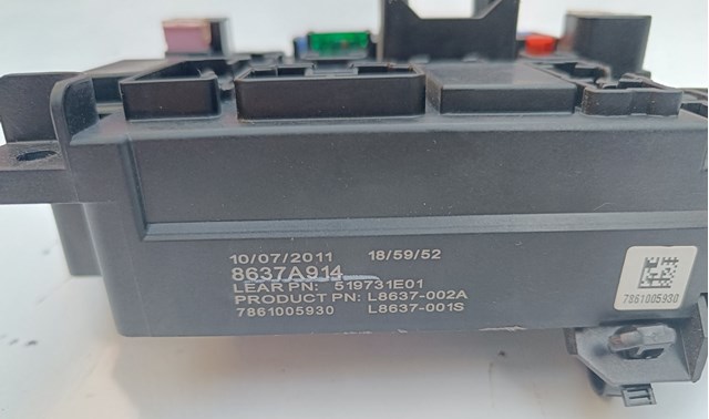 Блок запобіжників 8637A914 Mitsubishi