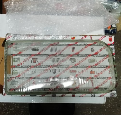 Фара правая Polcar 9546121E ціна, від 10.27 USD