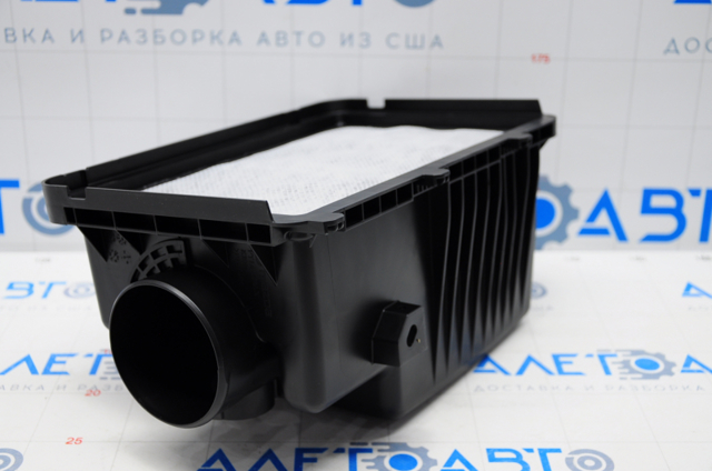 Корпус повітряного фільтра, верхня частина PY01133AX Mazda
