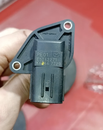 Купити PE01E5T62271 Mazda 