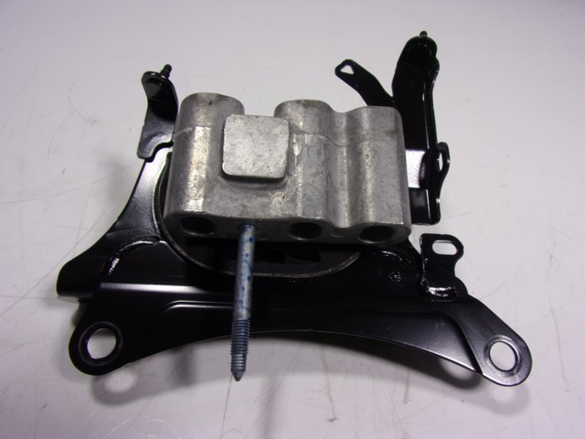 123720T680 Toyota Ліва опора двигуна