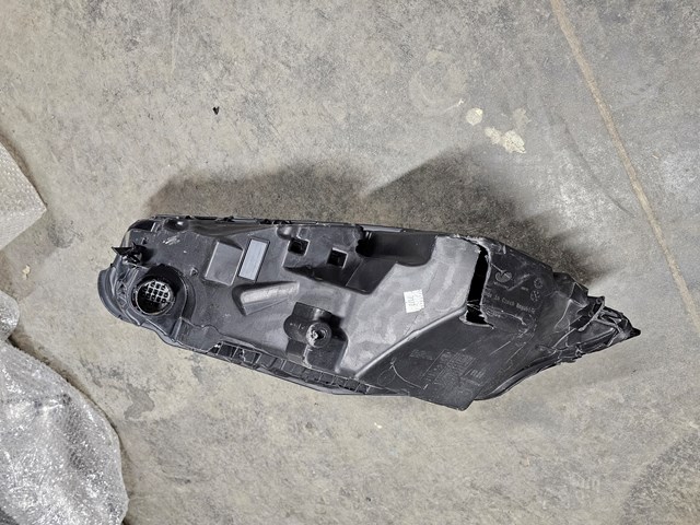 Купити T2H57021 Jaguar Права блок фара
