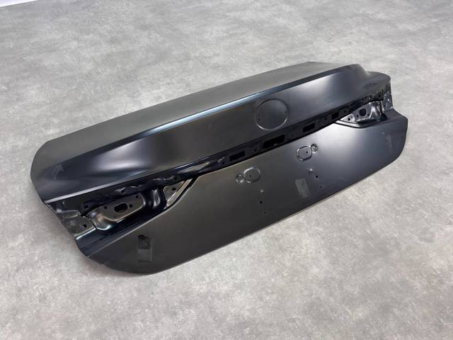 Кришка багажника кузова Toyota 6440133860