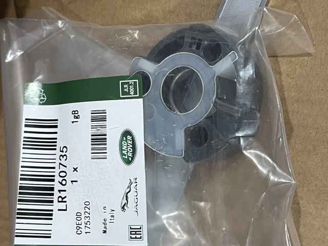 LR160735 Land Rover 