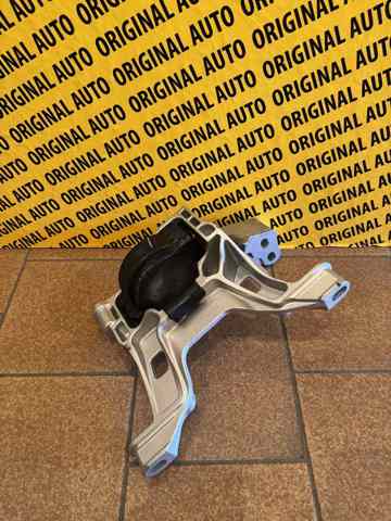 Подушка (опора) двигуна, права DGK539060 Mazda