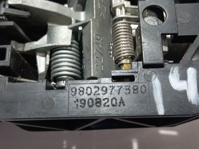 Ручка задньої двері зовнішня ліва Peugeot/Citroen 980297831T ціна, від 41.80 USD