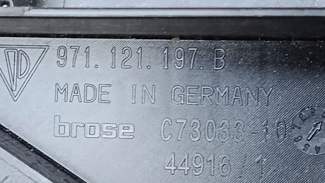 Купити 971121197D Porsche Дифузор радіатора охолодження, в зборі з двигуном і крильчаткою
