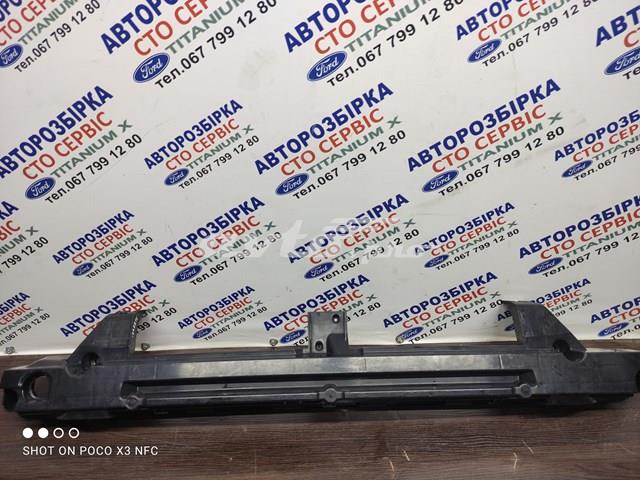 Кронштейн бампера заднього, центральний Ford 4M5117912AD